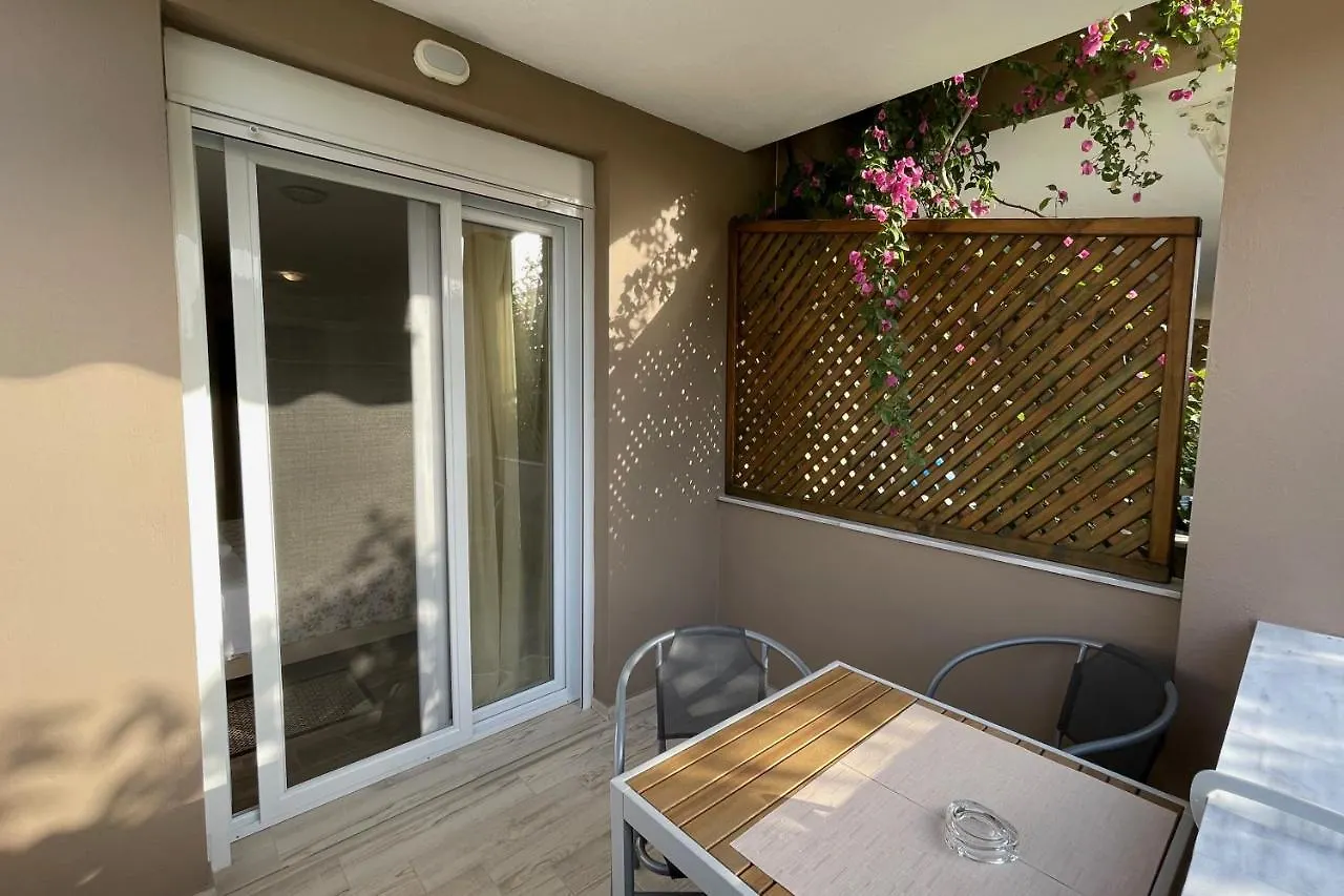 Royals Apartments 2 Nikiti