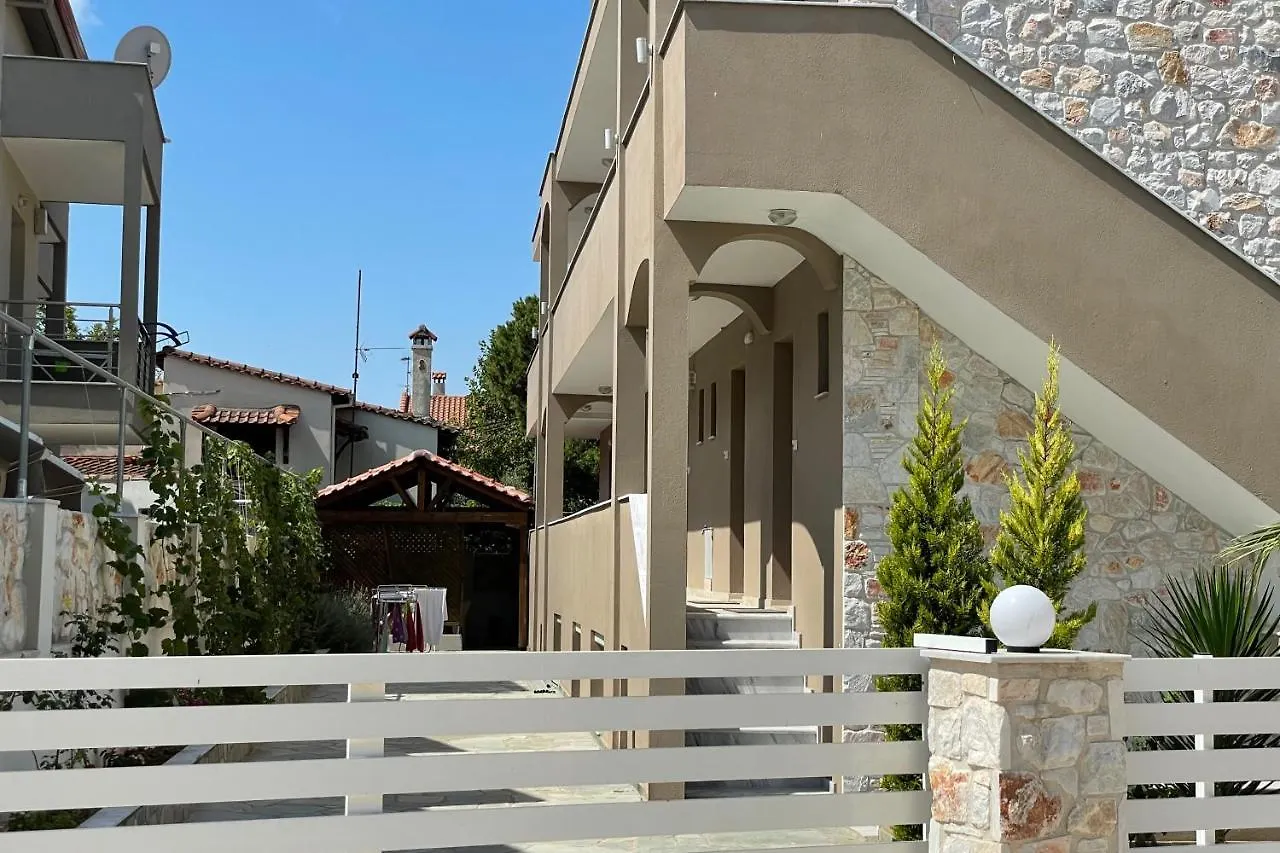 Royals Apartments 2 Νικήτη