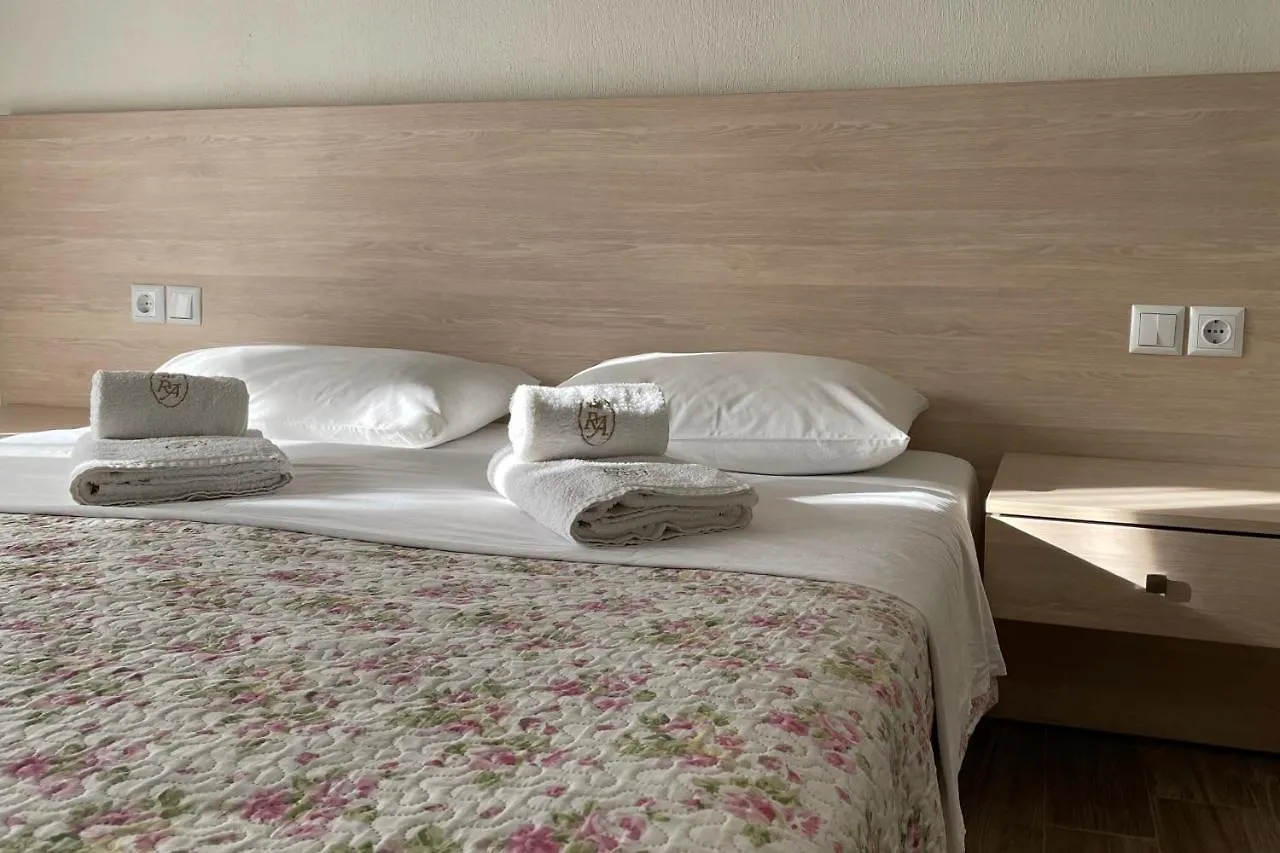 Royals Apartments 2 Νικήτη