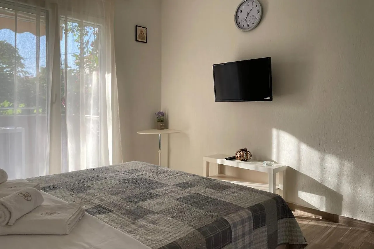 Royals Apartments 2 Νικήτη