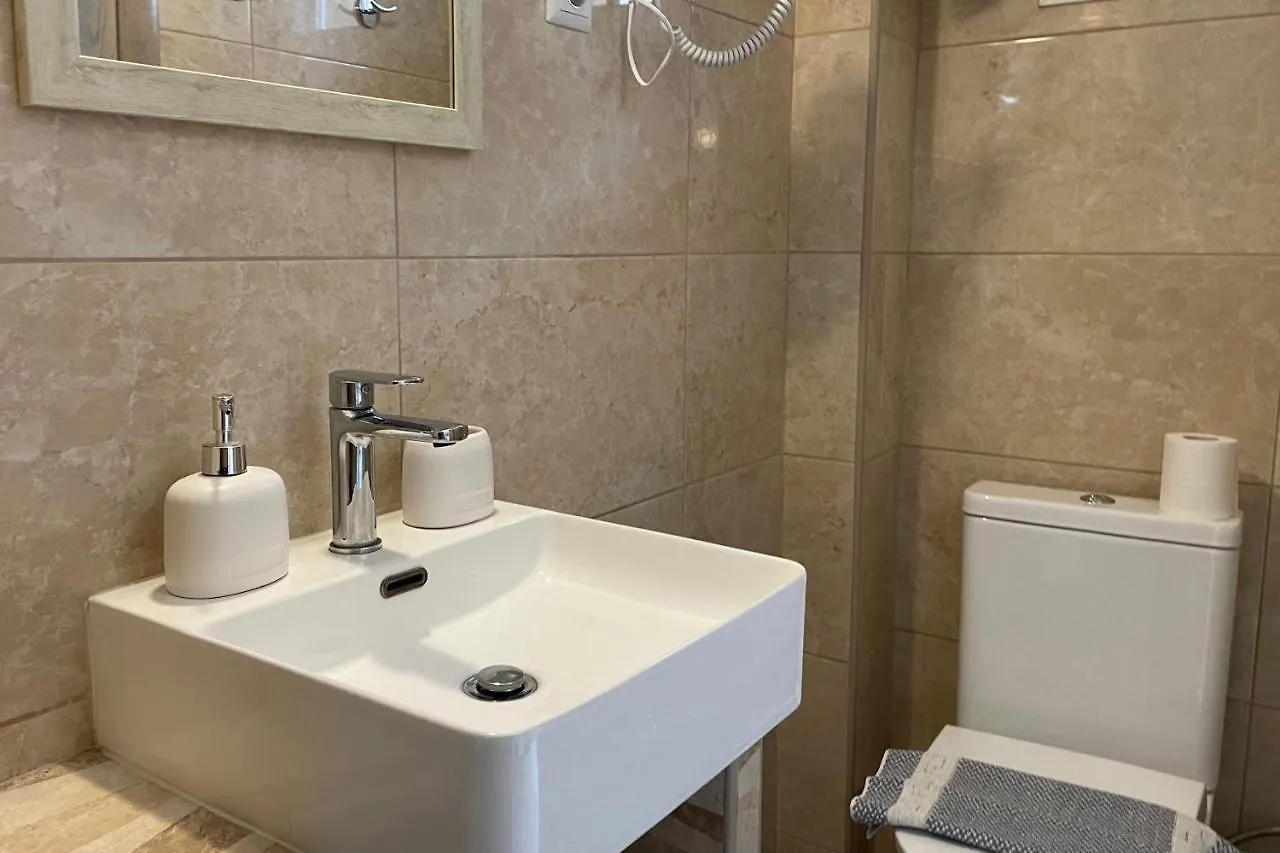 Royals Apartments 2 Νικήτη
