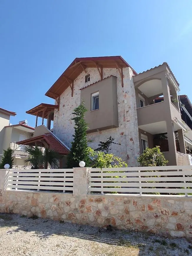 Royals Apartments 2 Νικήτη